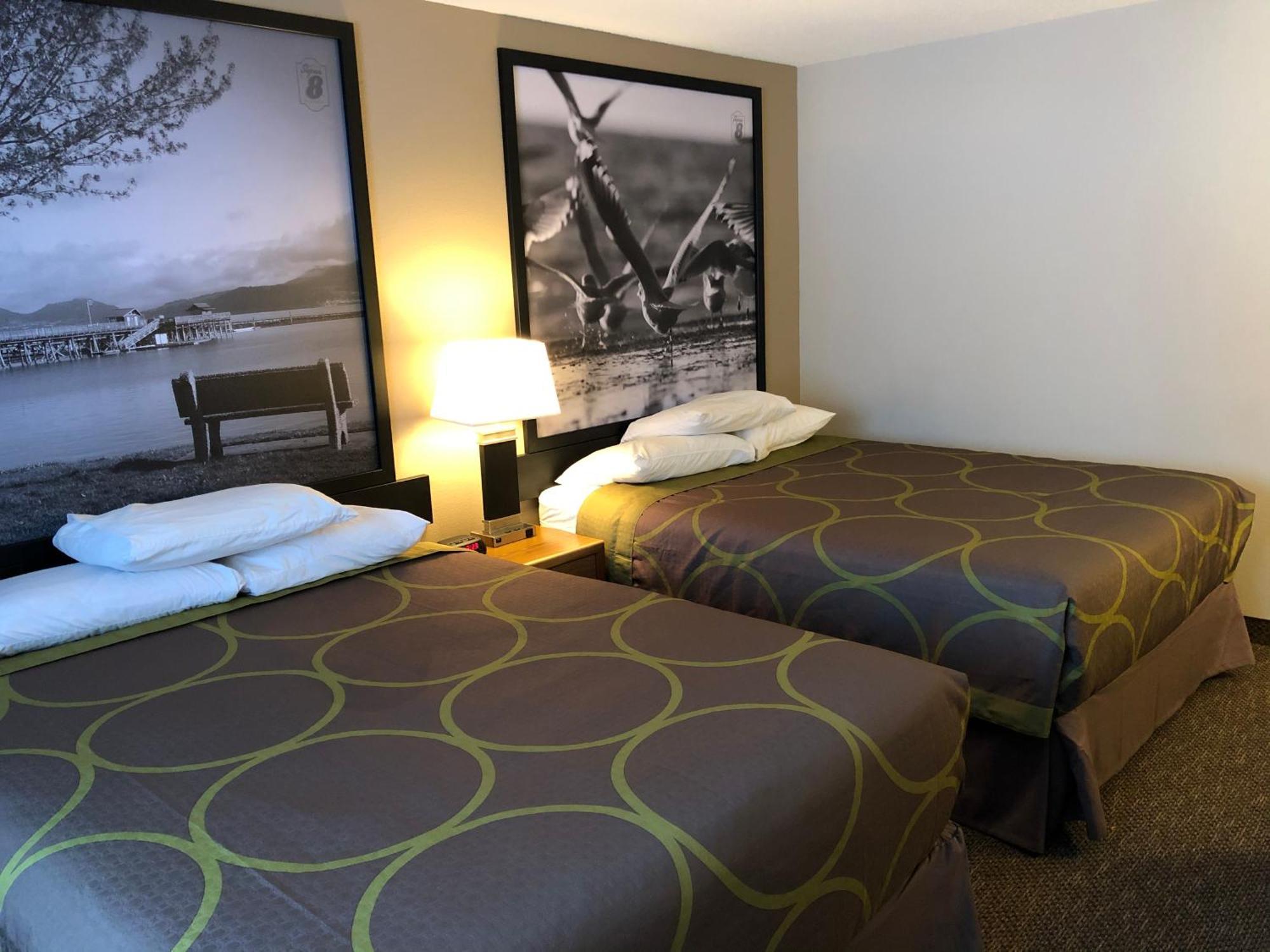 Super 8 By Wyndham Hotel