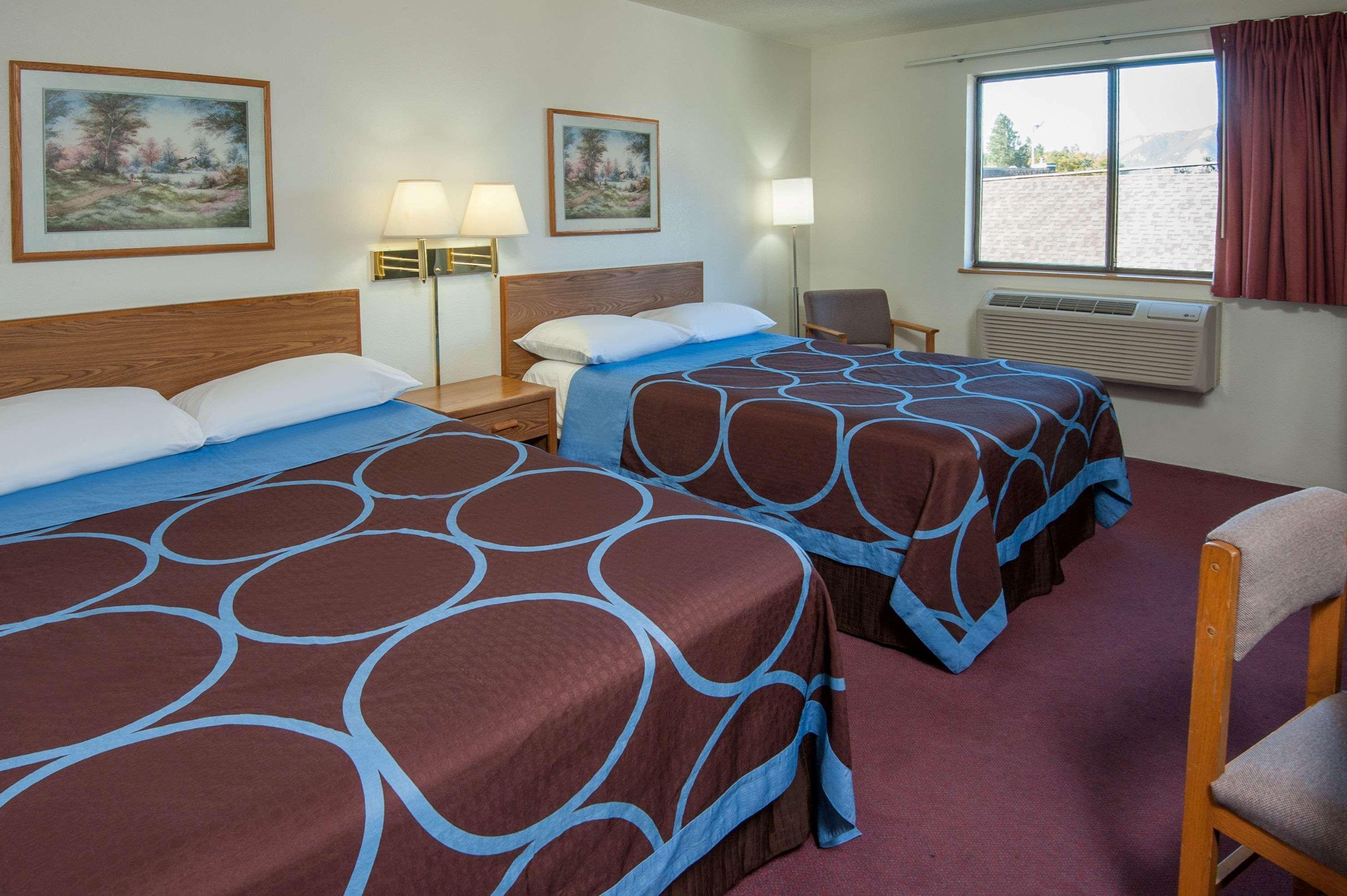 Super 8 By Wyndham Salmon Arm